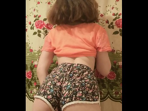 ❤️ مثير فاتنة الشباب تجريد من شورت لها على الكاميرا الإباحية vk